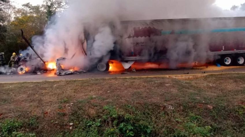 Accidente en la carretera Mérida-Campeche: dos camiones de carga se incendian tras choque