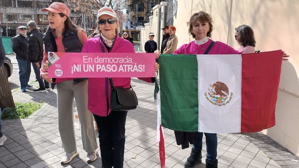 Cantaron el Himno Nacional Mexicano y “Cielito lindo”.