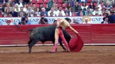 Torero Héctor Gutiérrez sufre cornada en el muslo en la Plaza México