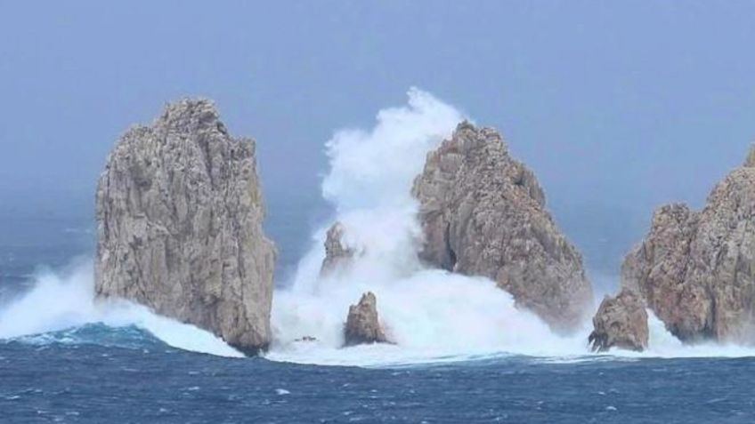 Baja California: Olas de hasta 3 metros y lluvias fuertes se presentarán hoy, 21 de febrero