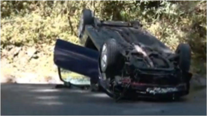 Auto pierde el control y se voltea en la Picacho-Ajusco, hay afectaciones viales