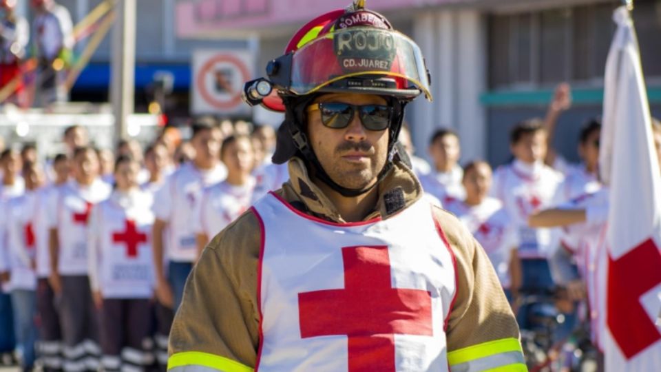 La Cruz Roja Mexicana inició esta colecta con 21 ambulancias nuevas.