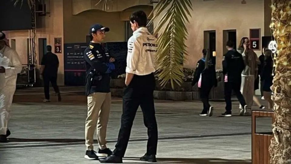 Checo Pérez y Toto Wolff