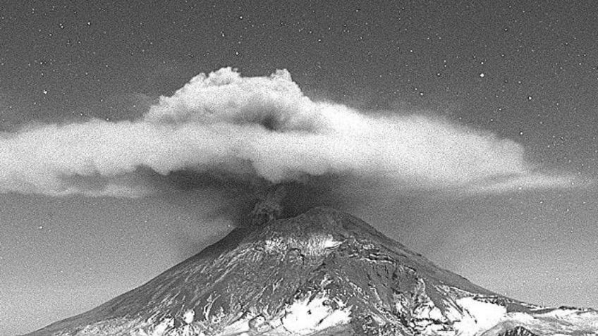 Popocatépetl registra 912 minutos de tremor de alta frecuencia; sigue arrojando ceniza