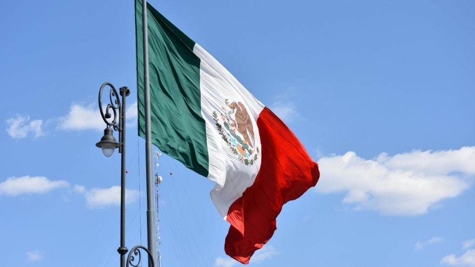 El Día de la Bandera no es un día oficial en México.