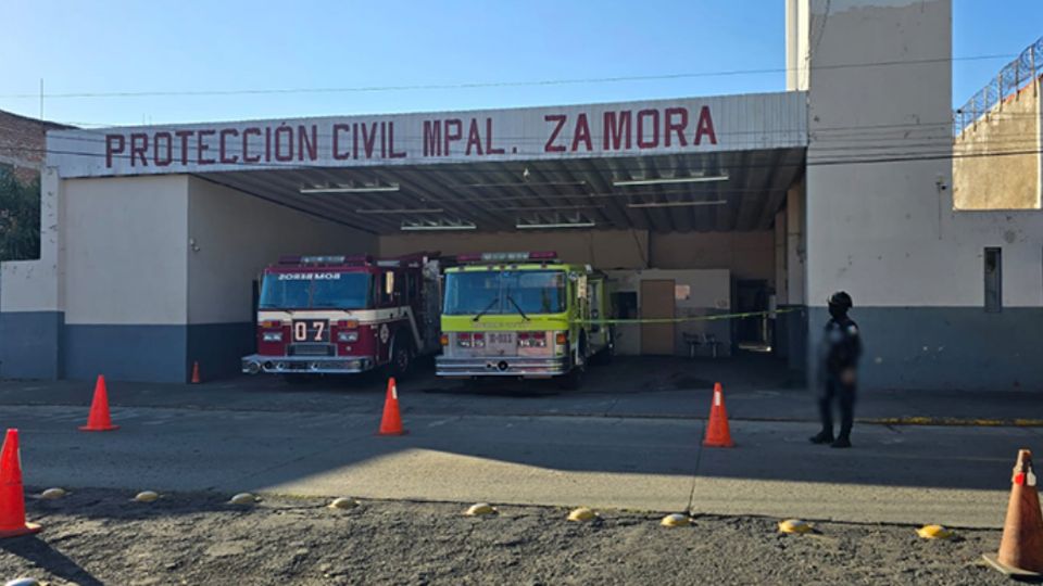 A la estación de Bomberos llegaron elementos de la policía municipal para resguardar la zona