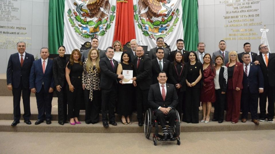 También estuvieron presentes el magistrado David Cerda Zúñiga y la diputada Úrsula Salazar Mojica.