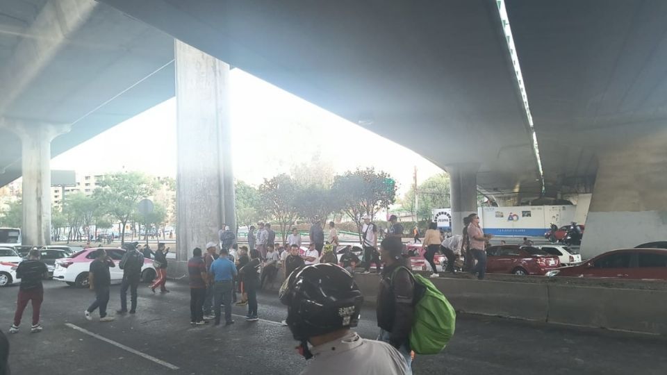 Los manifestantes piden el apoyo de las autoridades de la Secretaría de Seguridad.