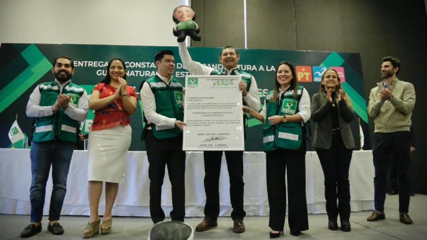 Alejandro Armenta recibe constancia de candidato al gobierno de Puebla por el Partido Verde