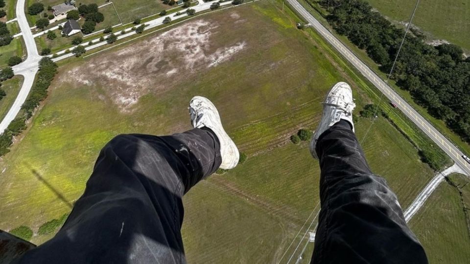 El joven fue descubierto mientras escalaba una torre de telecomunicaciones.