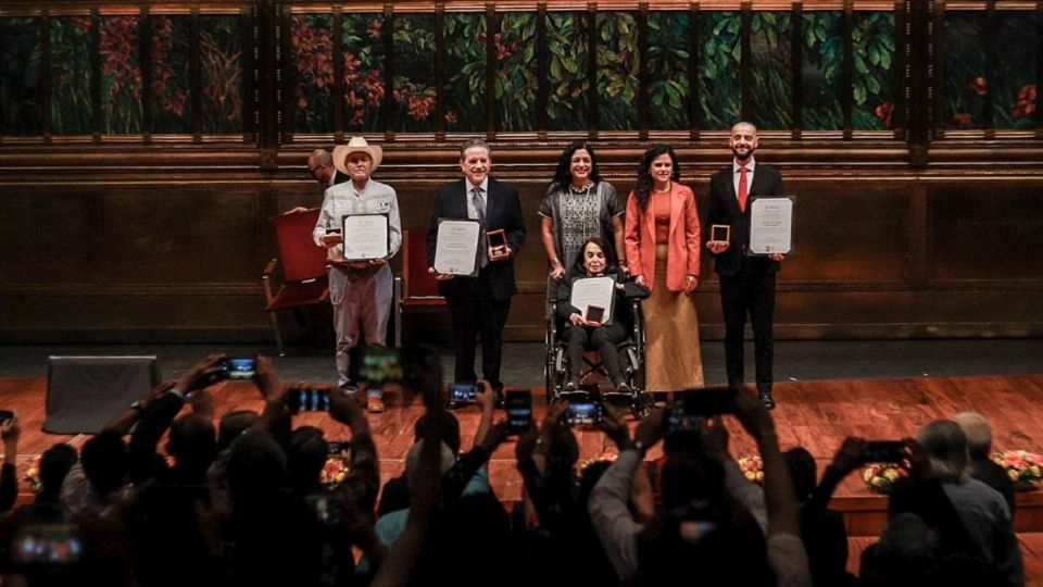 Beatriz Espejo, Claudio Valdés Kuri, José Manuel Valenzuela y Guillermo Briseño recibieron ayer el máximo reconocimiento