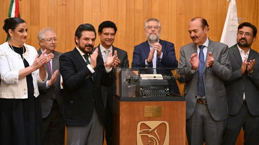 IMSS devela máquina de escribir de Ignacio García Téllez   con que se escribió anteproyecto de ley del Seguro Social