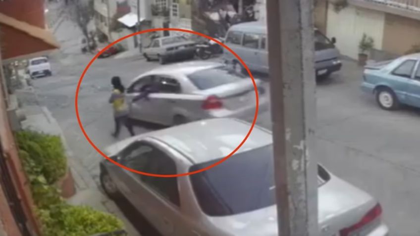 VIDEO Cámaras de seguridad exhiben asalto a mujer en San Mateo, Naucalpan