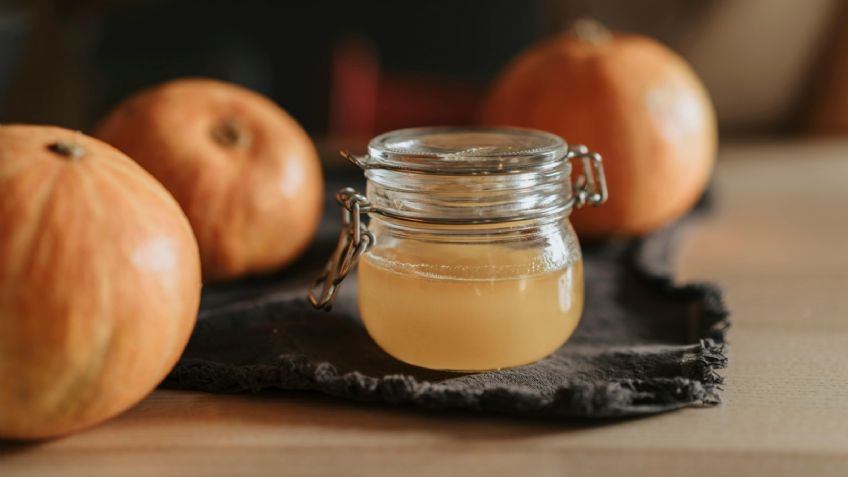 Para qué sirve tomar en ayunas un vaso de agua tibia con vinagre de manzana