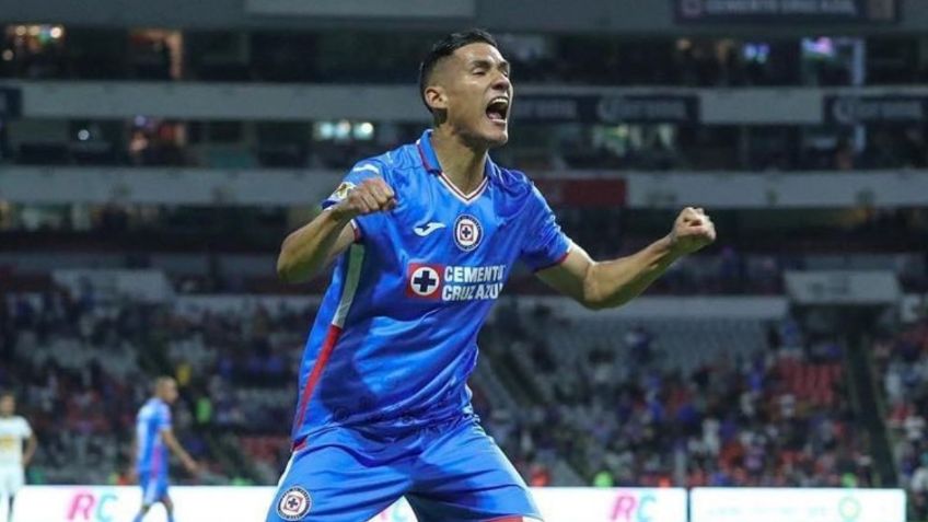 Uriel Antuna ofrece disculpa a Chivas por polémico festejo con Cruz Azul