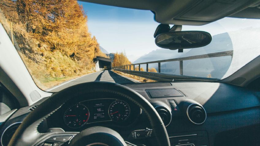 Así puedes usar una papa para mejorar la visibilidad de los vidrios y espejos de tu auto