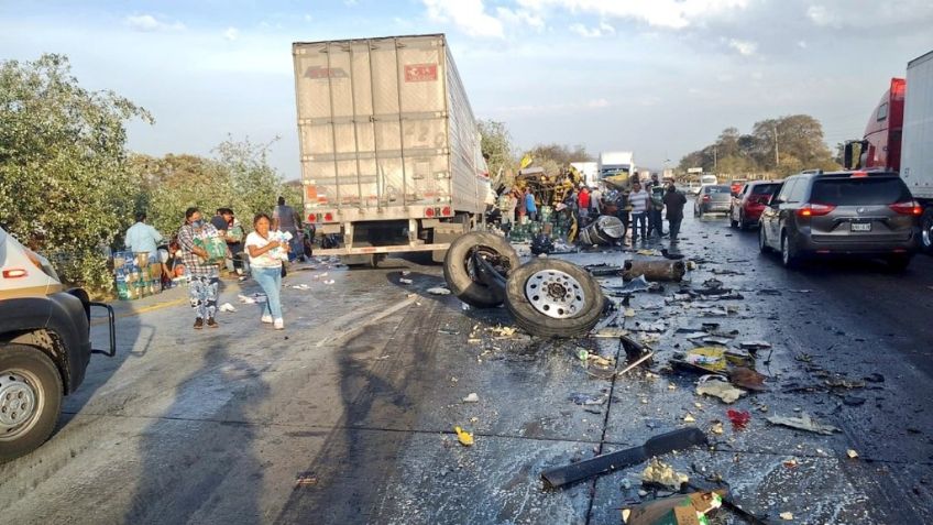 Reportan fuerte accidente en la autopista México-Querétaro