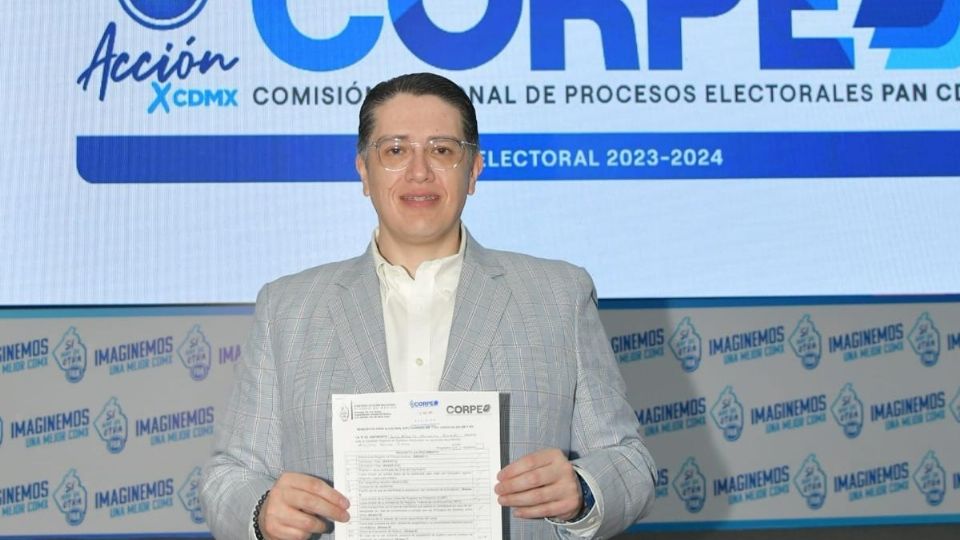 Ha sido Diputado local y vicecoordinador del PAN