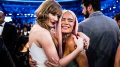 La icónica FOTO de Karol G y Taylor Swift en los Grammys 2024 que demuestra una profunda admiración