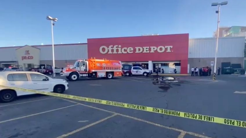 Bomberos atienden incendio en Office Depot de Puebla; evacuan a empleados y mascotas