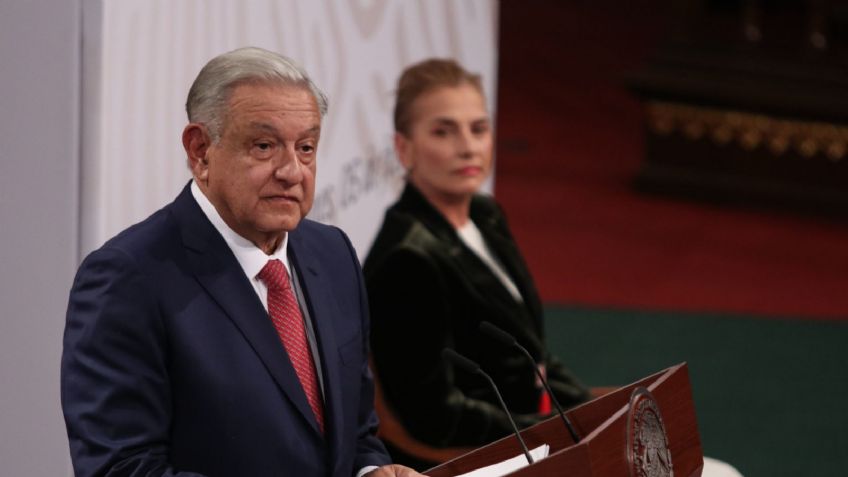 AMLO presenta 20 iniciativas para modificar “artículos antipopulares del neoliberalismo”