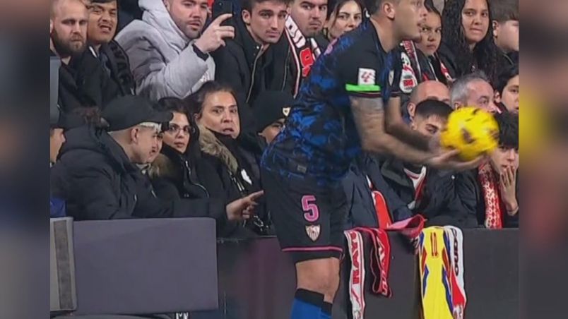 Lucas Ocampos es agredido en partido oficial.