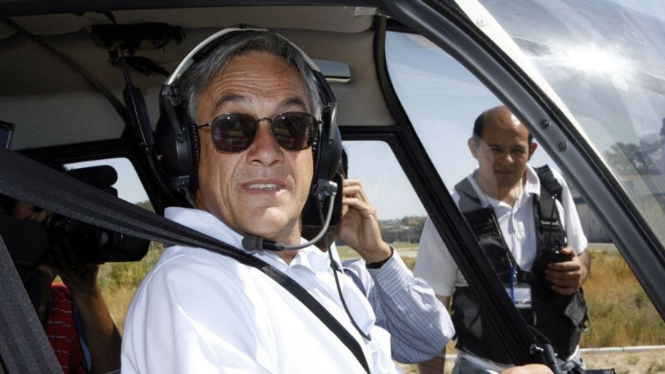 Piñera abordo de un avión de copiloto