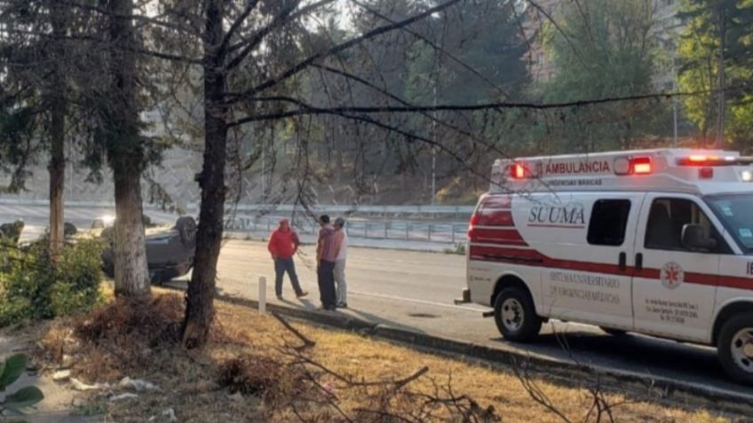 Volcadura de camioneta en la México-Toluca deja cuatro heridos, entre ellos un menor de un año