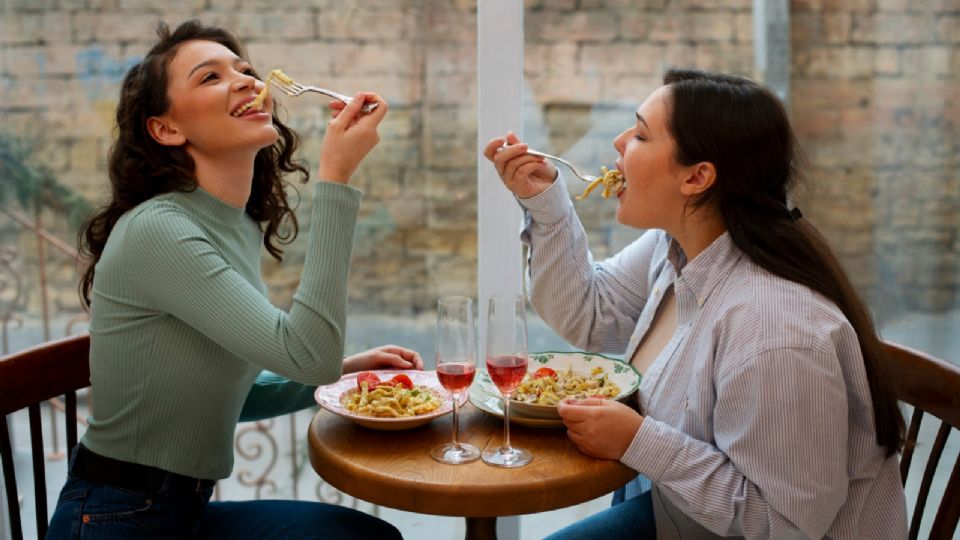 Si amas la comida y cocinar, estos son los cinco libros que tienes que leer.