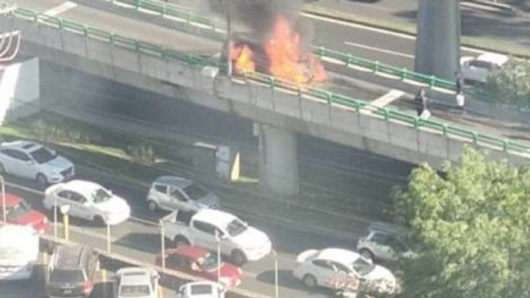 incendio autopista urbana sur