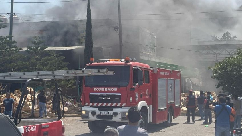 Incendio consume Central de Abasto en Tultitlán, Estado de México