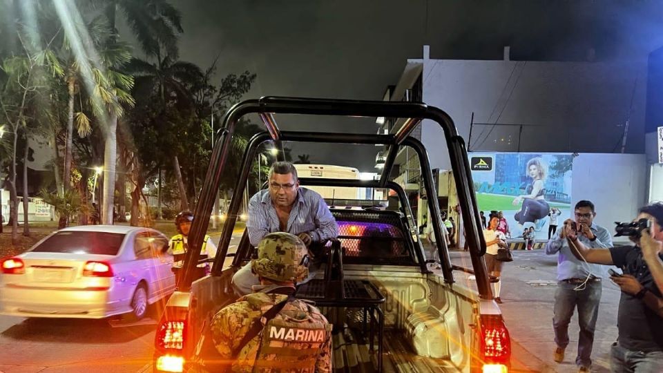 Chofer de autobús atropella a reportera en Veracruz