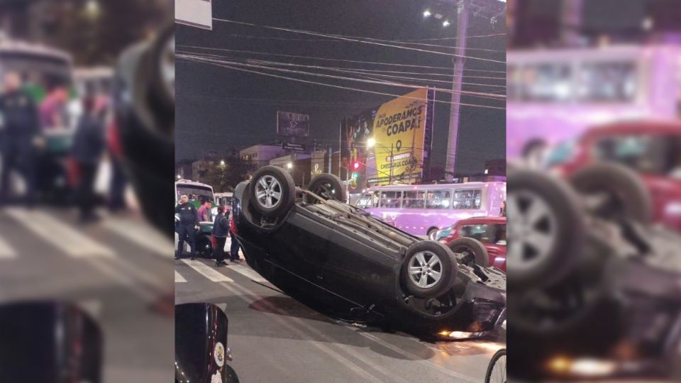 Dos personas resultaron lesionadas debido al aparatoso accidente.