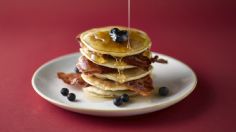 Pancakes de yogur esponjosos, el desayuno más delicioso para iniciar el domingo