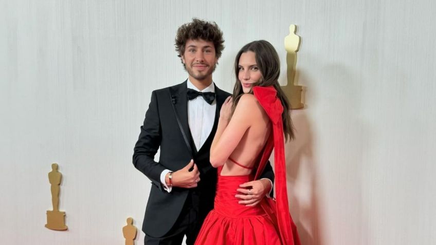 Juanpa Zurita y su novia Macarena Achaga conquistan la alfombra roja de los Oscar 2024