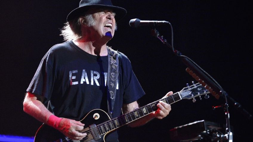 Neil Young regresa a Spotify tras boicot a un presentador antivacunas en pandemia por Covid-19