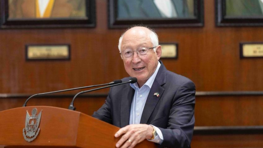 Ken Salazar destaca incautación de 50 armas destinadas a operaciones criminales en Querétaro