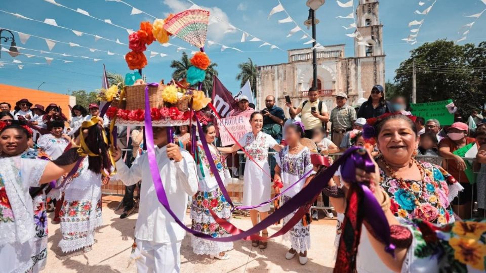 Sheinbaum agradeció el trabajo de los educadores de México.