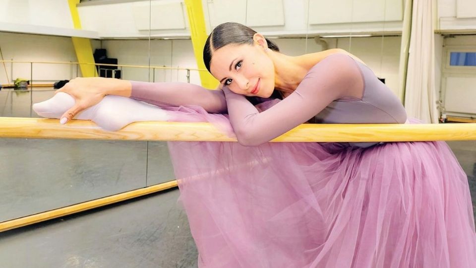 La famosa bailarina Elisa Carrillo será la encargada de dirigir la primera clase masiva de danza en el Zócalo.