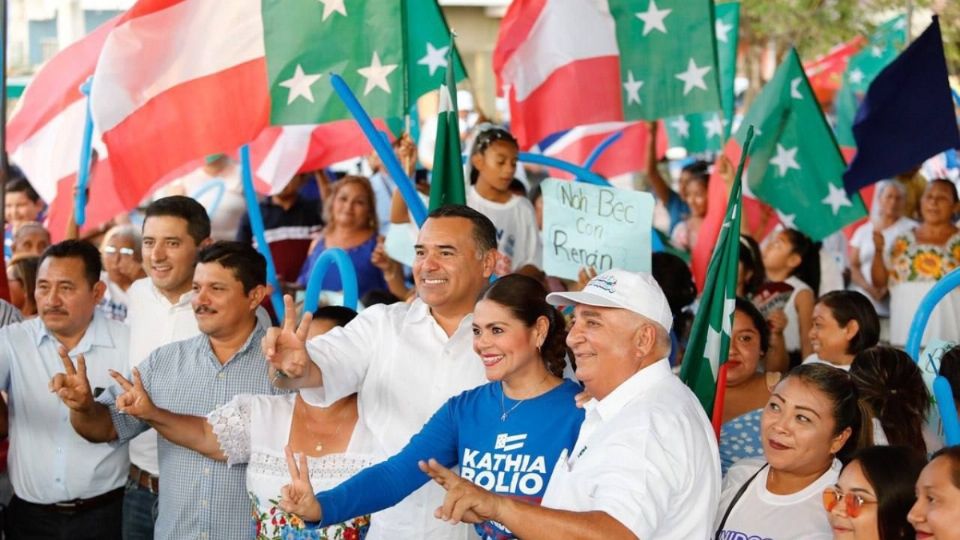 Previamente, Barrera Concha asistió al segundo congreso de la asociación ciudadana Notables