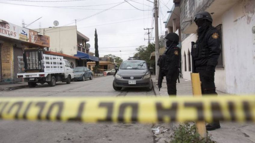 Hallan dos cuerpos maniatados en Cerro de la Estrella, Iztapalapa