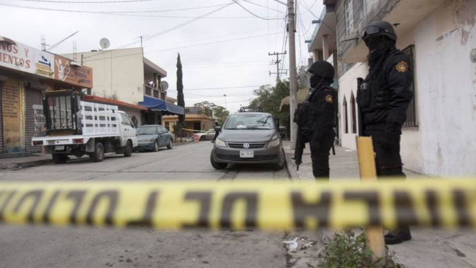 Hallan dos cuerpos en el Cerro de la Estrella, Iztapalapa