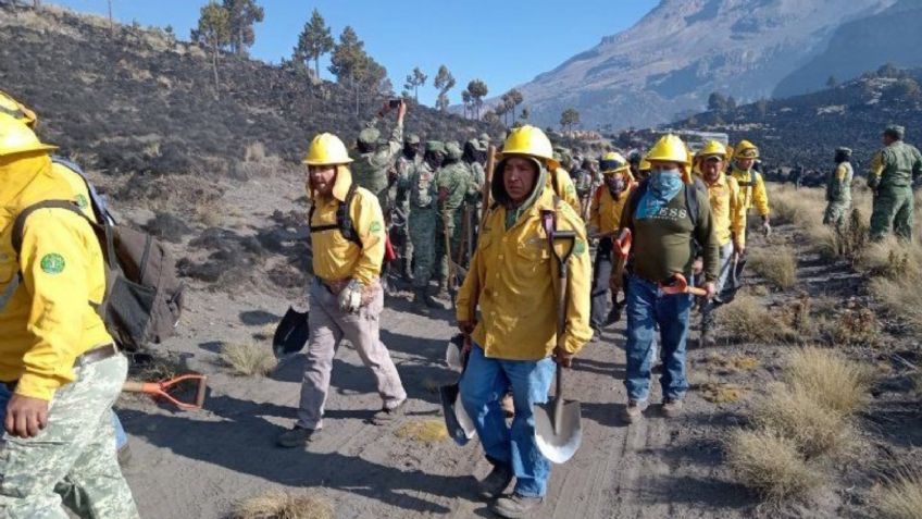 Controlan el 70% del incendio en parque Nacional Izta-Pop en Amecameca