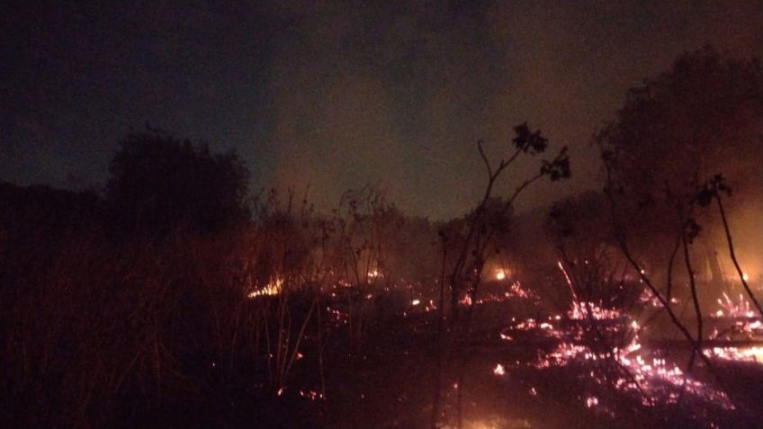 Controlan incendio en la lateral de la México-Querétaro