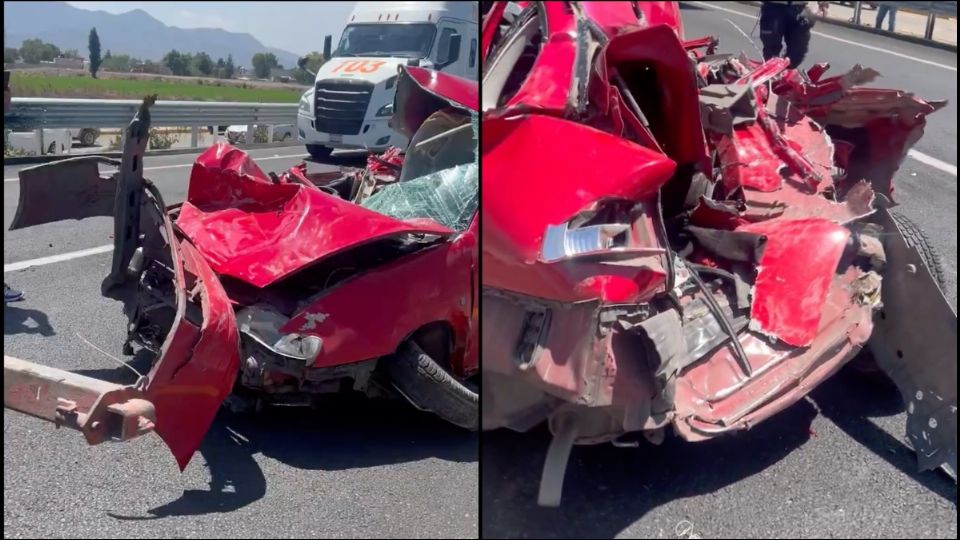 Auto queda destruido tras choque con un tráiler