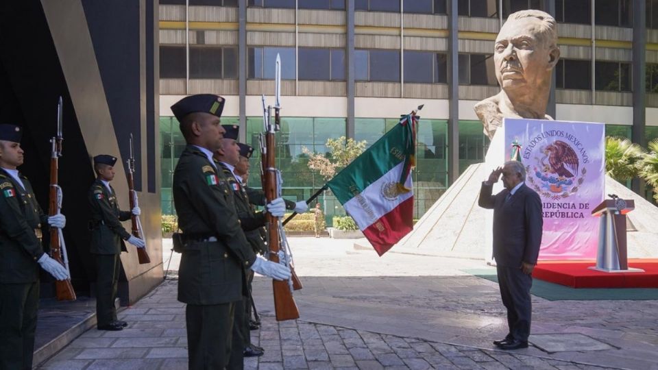 Presidente Andrés Manuel López en Torre de Pemex