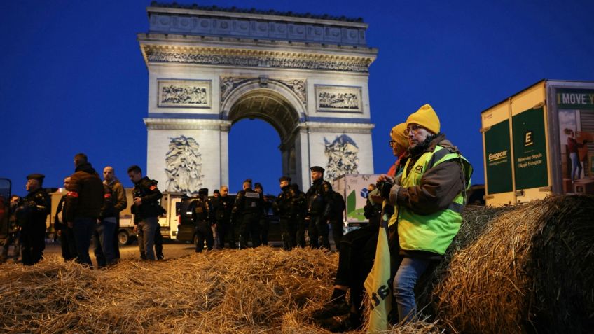 Detienen a 72 campesinos que protestaban en el Arco del Triunfo de París