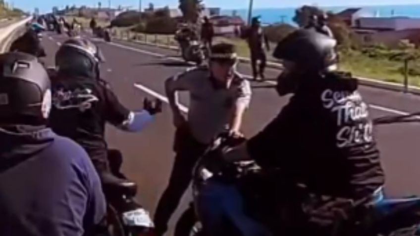 VIDEO | Motociclistas agreden a elementos de la Guardia Nacional en carretera Tijuana-Ensenada