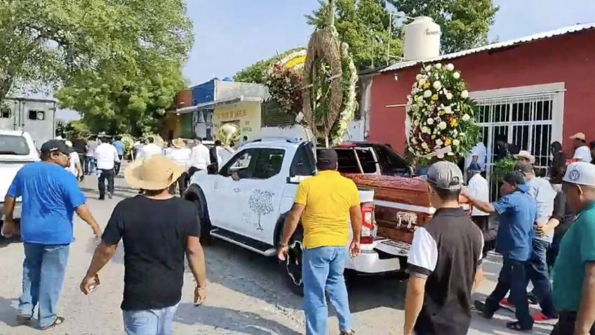 Dan último adiós a Joaquín Martínez López, alcalde de Chahuites, Oaxaca