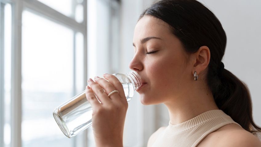 ¿Ayuno de agua para bajar de peso?, esto dice la ciencia sobre este método para adelgazar